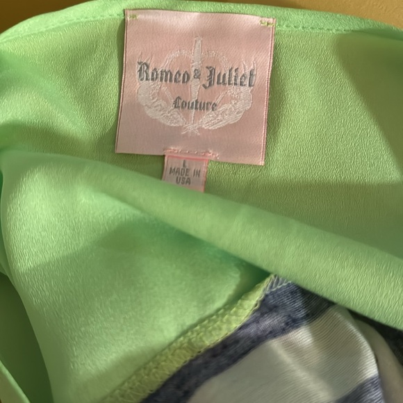 Romeo and Juliet couture long sleeves striped top. - Picture 4 of 4